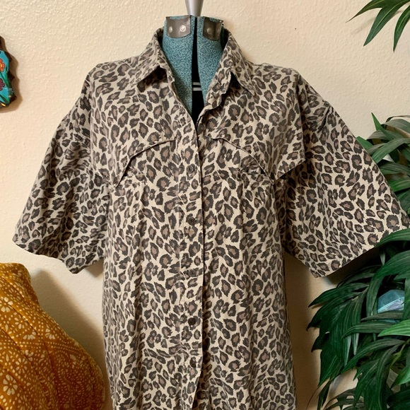 Vintage 80s leopard print button down blouse - Picture 2 of 11